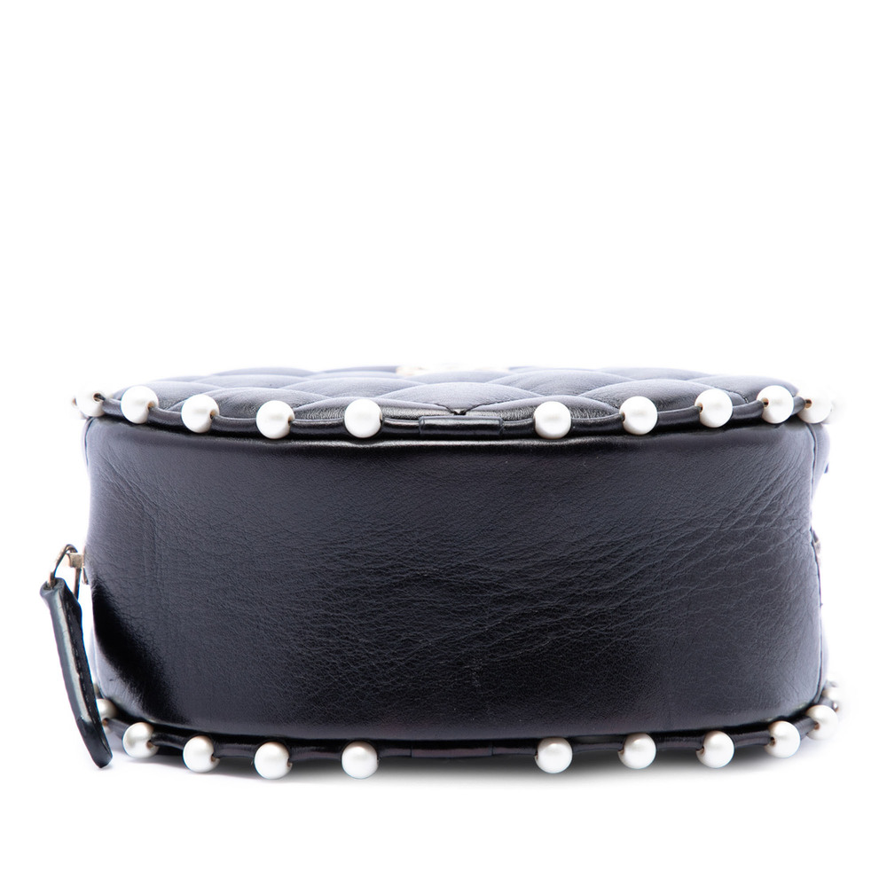 Pre-Loved Chanel Quilted Calfskin Pearl Studded Round Clutch with Chain - Picture 3 of 7
